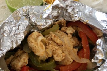 Foil packet fajitas- easy dinner perfectly portioned on the grill