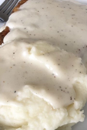 Easy White Country Gravy